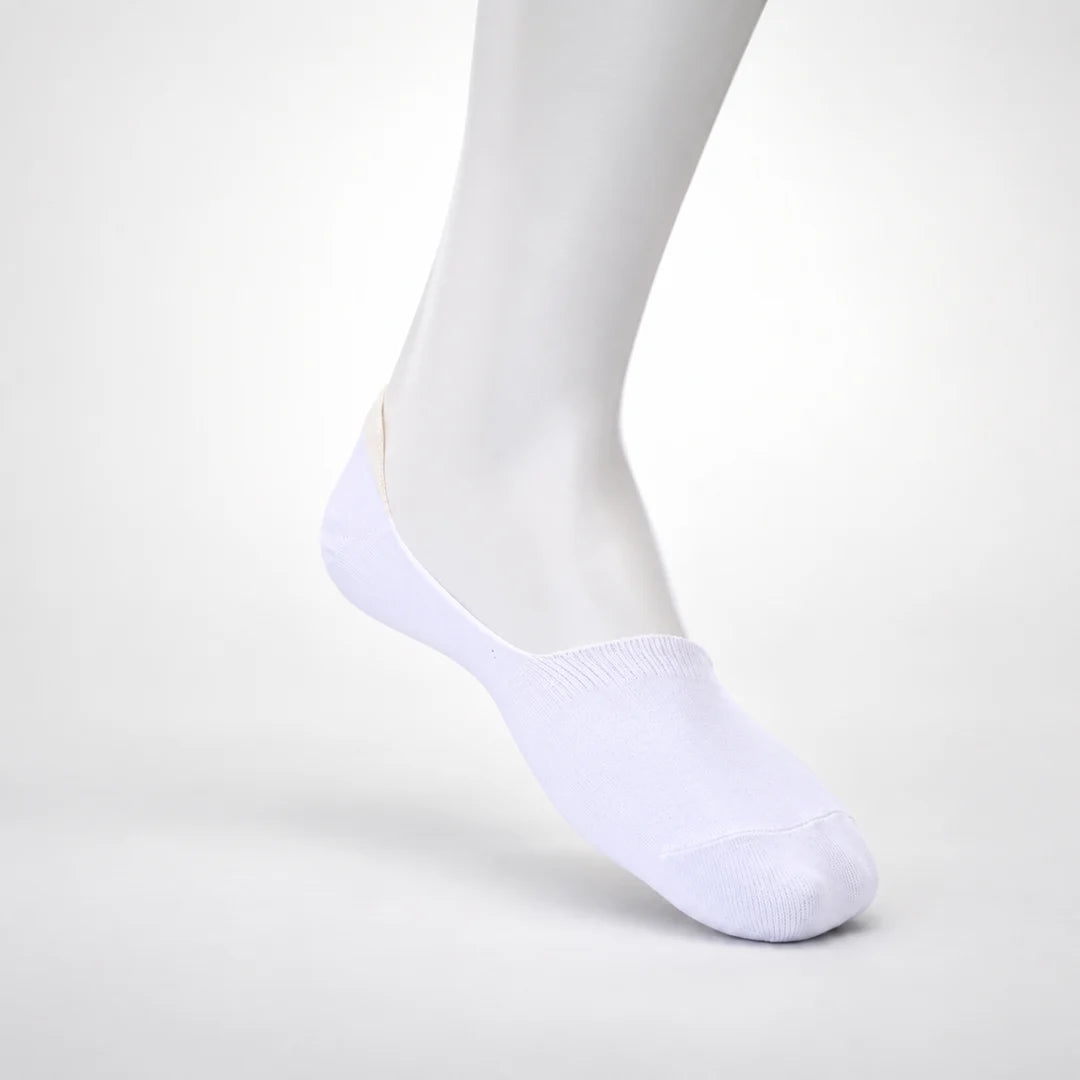 أبيض